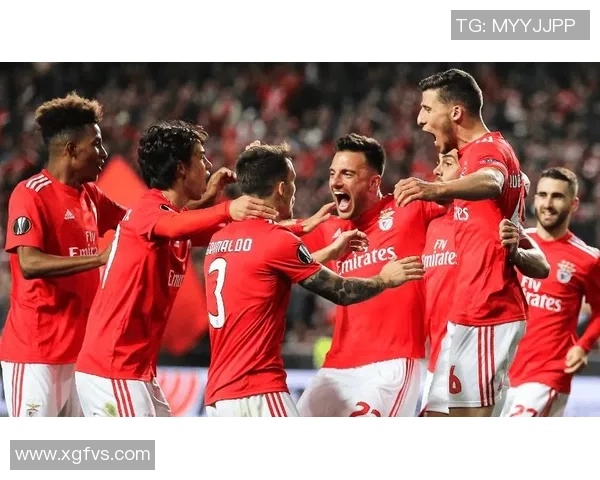 国王杯激战：多特蒙德与本菲卡战成平局全场沸腾的瞬间回顾