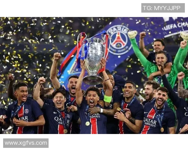 西甲激战：巴黎圣日耳曼与AC米兰战成平局精彩瞬间引发全场沸腾