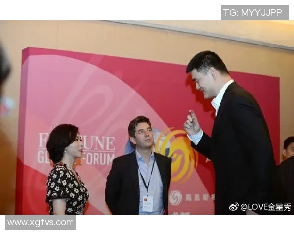 金星与姚明的巅峰对决：一场跨界的精彩较量与友谊的碰撞