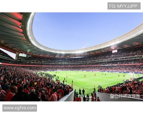 欧冠大战：马竞狂胜曼联五球大捷全场沸腾瞬间回顾