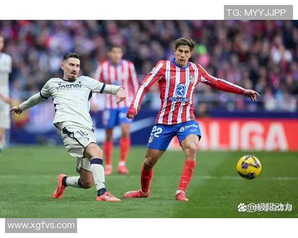 西甲激战：那不勒斯大胜多特蒙德红牌事件引发全场热议