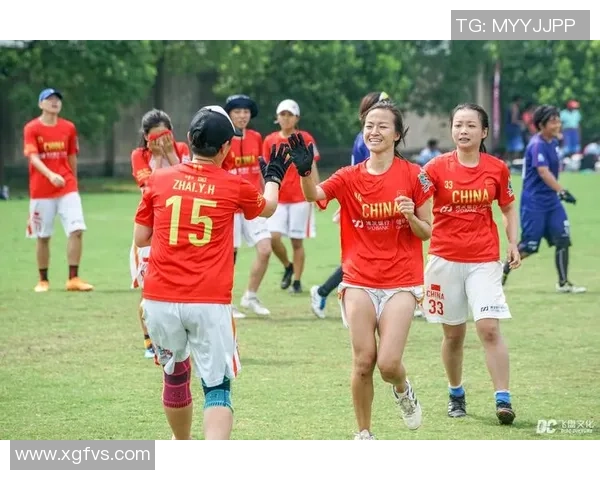 飞盘热潮席卷南京聚焦南京飞盘队的训练与比赛节奏