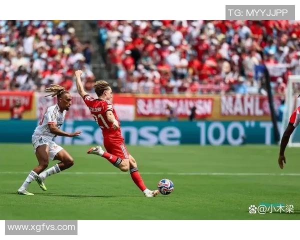 西甲赛场惊现冷门拜仁狂胜本菲卡引发转会热议