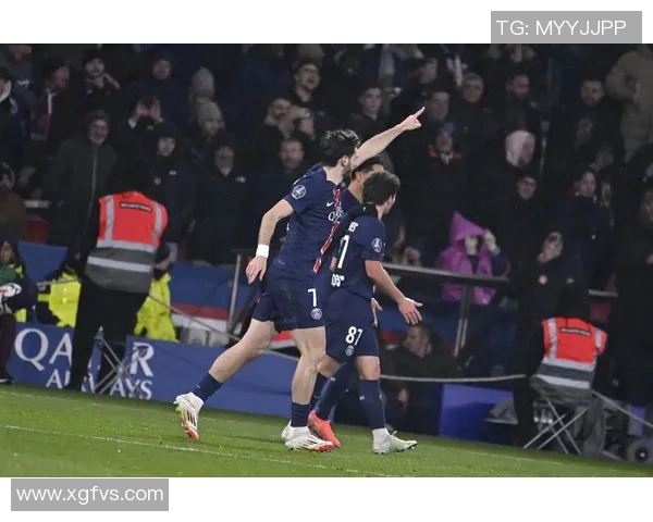 世界杯精彩对决巴黎圣日耳曼大胜那不勒斯神扑瞬间成比赛转折点 世界杯精彩对决巴黎圣日耳曼大胜那不勒斯神扑瞬间成比赛转折点