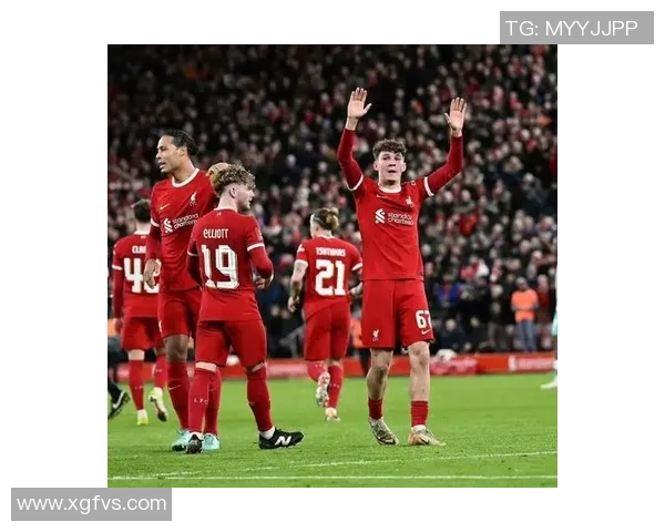 足总杯激战:多特蒙德与曼联2-2平局绝杀瞬间引发全场狂欢战术分析 足总杯激战:多特蒙德与曼联2-2平局绝杀瞬间引发全场狂欢战术分析