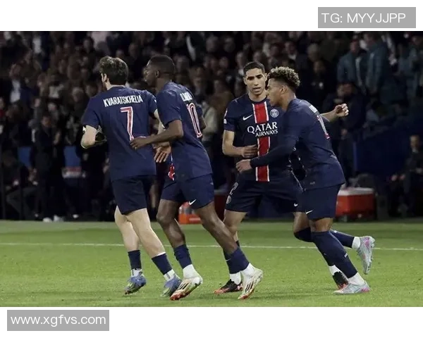 西甲赛场惊现冷门巴黎圣日耳曼战胜那不勒斯引发争议判罚讨论 西甲赛场惊现冷门巴黎圣日耳曼战胜那不勒斯引发争议判罚讨论